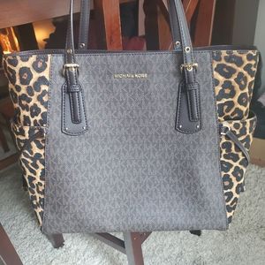 Michael Kors Cheetah Voyager